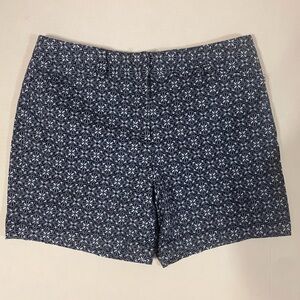 Lands’ End Blue Floral Print Mid Rise Shorts Size 12